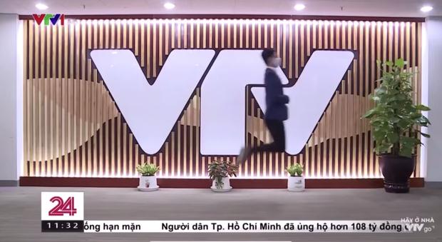 Nam MC của VTV đu trend nhảy trên không cực hài khi dẫn Chuyện động 24h-3