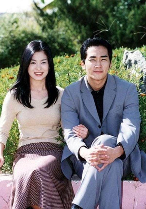 Vào vai Eun Suh khi 19 tuổi, Song Hye Kyo vụt sáng thành ngôi sao của màn ảnh Hàn Quốc. Nhiều năm sau này, nữ diễn viên vẫn bày tỏ lòng biết ơn êkíp sản xuất Trái tim mùa thu cùng hai bạn diễn Song Seung Hun, Won Bin. Cô bảo, đây là bước ngoặt lớn trong sự nghiệp của mình: "Nếu không có Trái tim mùa thu, tôi sẽ không có được hào quang của hôm nay".