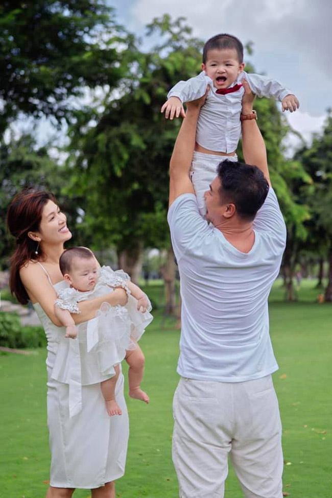 Hành trình sinh nở không ngừng nghỉ 6 đứa trẻ trong 9 năm của người đẹp Oanh Yến-4