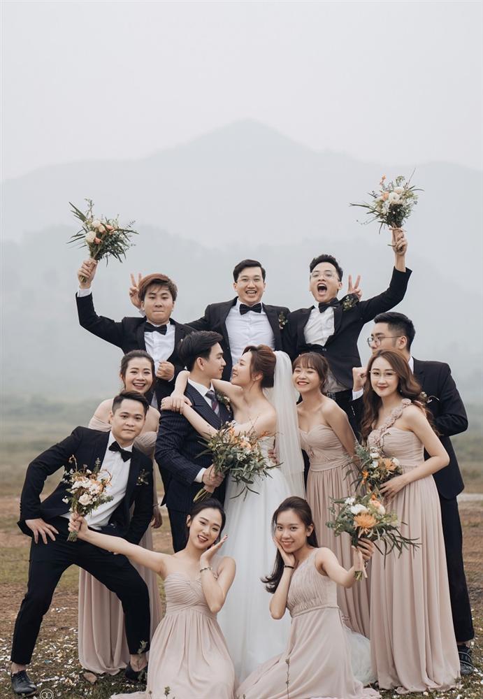 Ảnh cưới cặp đôi Lào Cai gây sốt: Từ cô dâu, chú rể đến hội bạn thân toàn cực phẩm nhan sắc-1