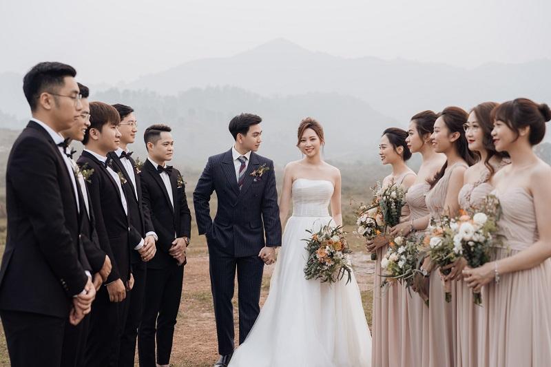 Ảnh cưới cặp đôi Lào Cai gây sốt: Từ cô dâu, chú rể đến hội bạn thân toàn cực phẩm nhan sắc-2