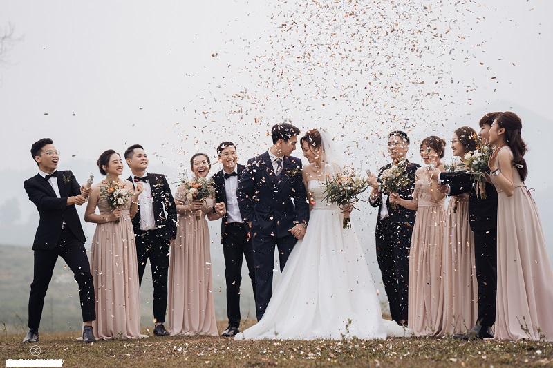 Ảnh cưới cặp đôi Lào Cai gây sốt: Từ cô dâu, chú rể đến hội bạn thân toàn cực phẩm nhan sắc-9