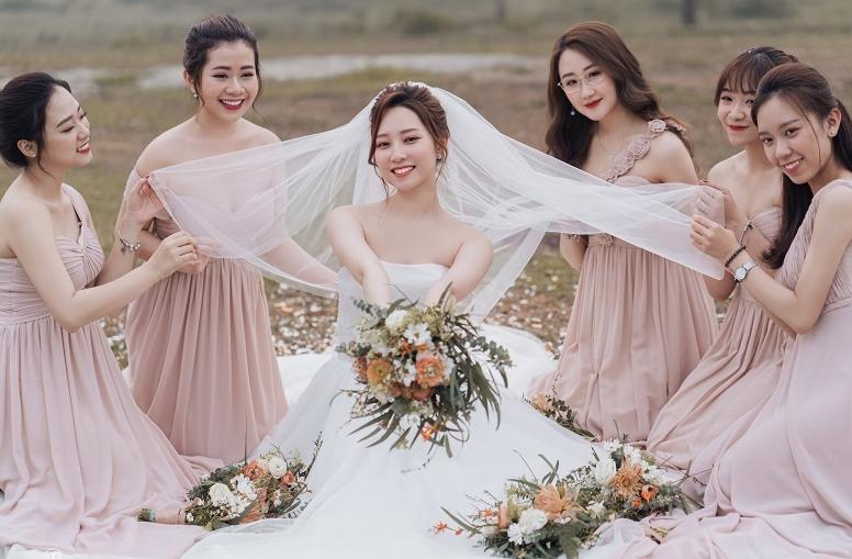 Ảnh cưới cặp đôi Lào Cai gây sốt: Từ cô dâu, chú rể đến hội bạn thân toàn cực phẩm nhan sắc-12