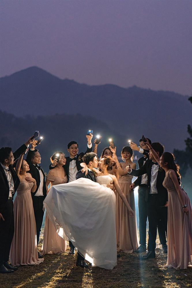 Ảnh cưới cặp đôi Lào Cai gây sốt: Từ cô dâu, chú rể đến hội bạn thân toàn cực phẩm nhan sắc-5