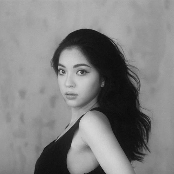 Nhật Lê khoe ảnh hậu chia tay Quang Hải, fans cực bất ngờ vì quá đỗi gợi cảm-2