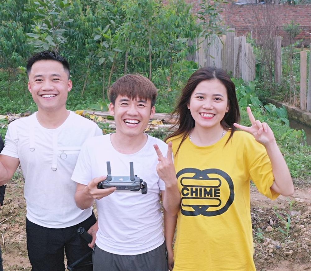 Cả nhà làm Youtuber, choáng ngợp trước thu nhập tiền tỷ của con trai cả bà Tân Vlog-5