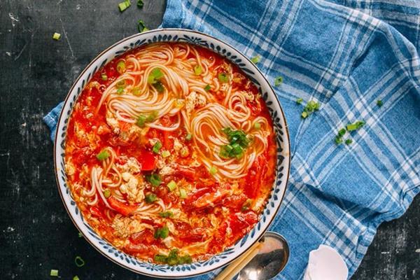 Ăn mì tôm bao năm nhưng bạn đã biết vì sao sợi mì lại lượn sóng chưa?-4