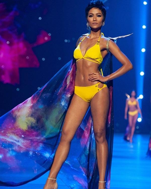 Nhìn H’Hen Niê thoa cả tảng kem chống nắng, phải chăng chúng ta hơi ki bo cho bước dưỡng này?-2