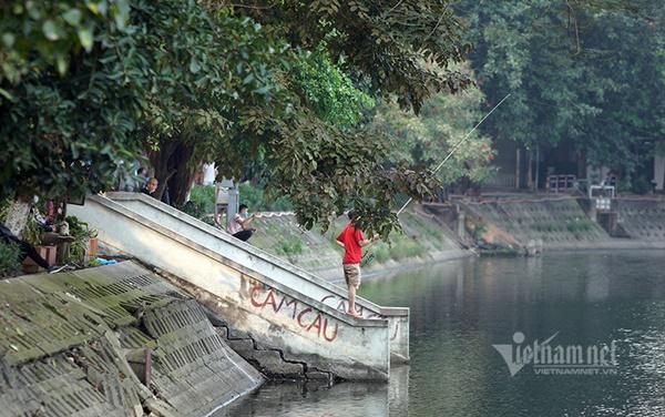 Cần thủ cuồng chân, tấp nập đi câu bất chấp lệnh cách ly ở Hà Nội-1