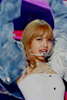 Những bức ảnh động đi vào huyền thoại của BLACKPINK, Red Velvet trên sân khấu-3