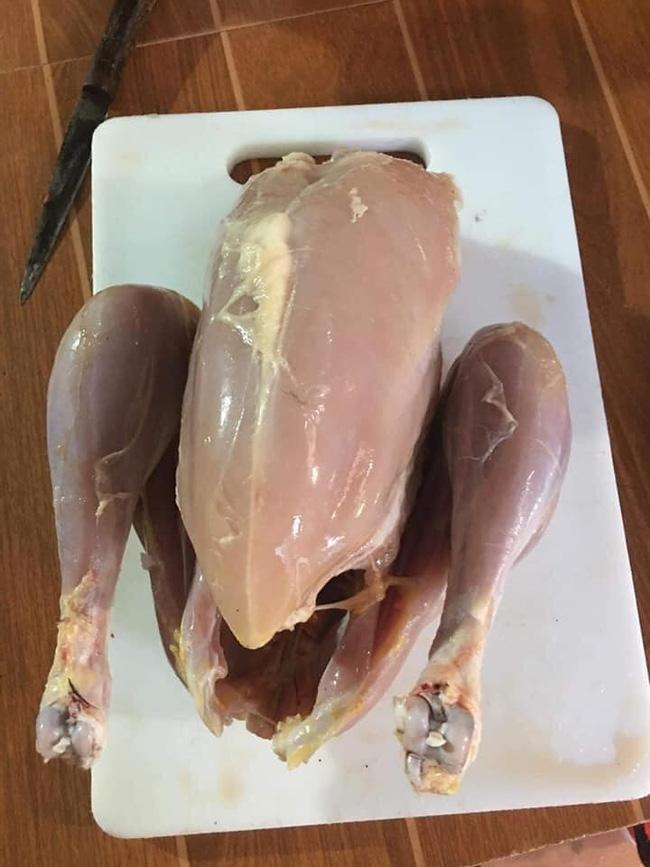 Những màn ra mắt nhà người yêu căng đét: Vặt lông gà tới sạch cả da, kho cá thì chọn trúng nguyên liệu bạc triệu nhìn mà tức-2
