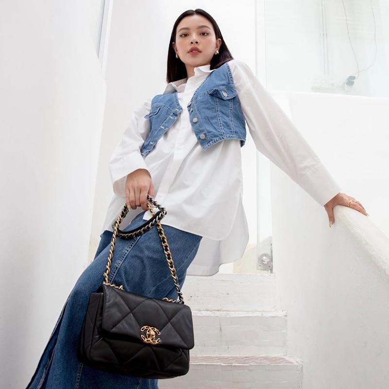 Linh Ka lấy gối làm váy như công chúa - Thúy Vi diện đầm ống sexy-10