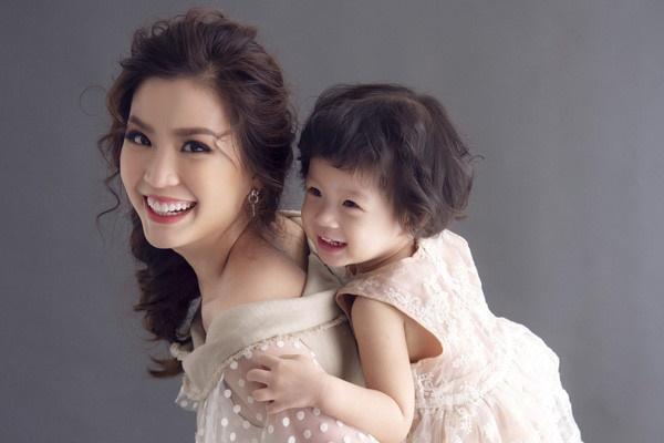 Cả gia đình Á hậu Diễm Trang nhiễm Covid-19-8