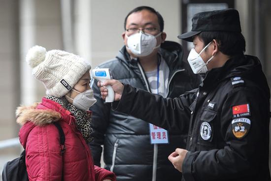 Khách nước ngoài trốn kiểm dịch sẽ bị cấm tới Trung Quốc trong 10 năm