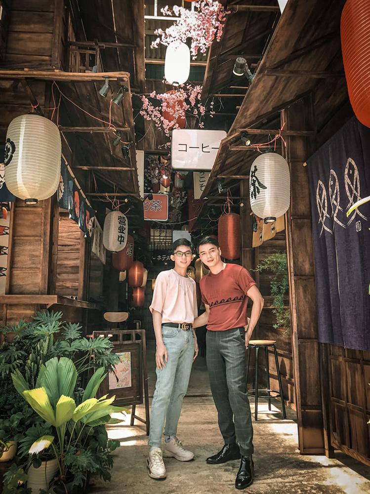 Biết con trai là LGBT, yêu người hơn 11 tuổi, bà mẹ suốt ngày giục... đi lấy chồng-3