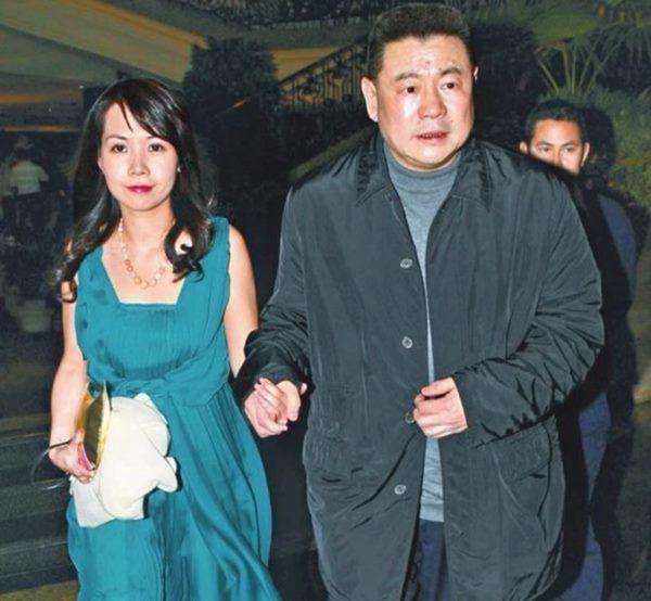 Gặp tỷ phú Hong Kong khi đang bán hàng, cô gái đổi đời một bước thành đại gia trăm tỉ-3