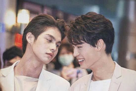 5 câu hỏi gây tò mò nhất của người hâm mộ gửi đến cặp đôi đam mỹ Bright Win và câu trả lời từ hai chàng trai