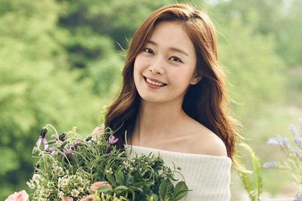 Thành viên bị ghét ở Running Man lộ cảnh giường chiếu nóng mắt-8