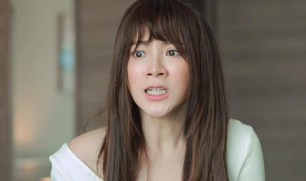 Đang thử váy cưới, tôi rùng mình khi thấy 1 người đi quá ném vào mặt một tờ giấy oan nghiệt-2