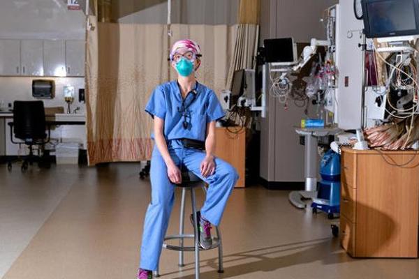 Đám cưới mùa dịch, khách mời mặc đồ ngủ dự tiệc-4