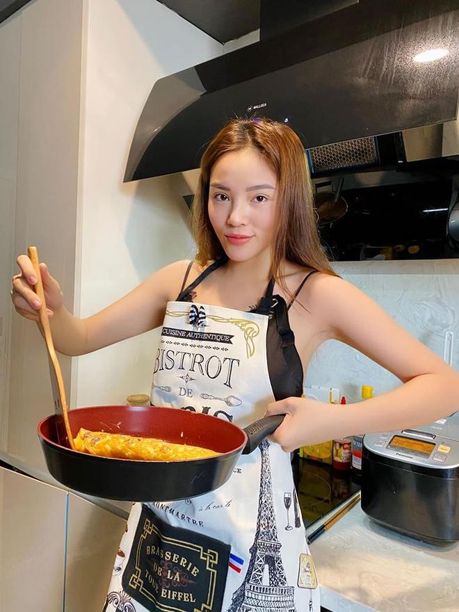 Cuộc sống của sao Việt thay đổi như thế nào trong kỳ nghỉ dài vì dịch bệnh Covid-19?-10