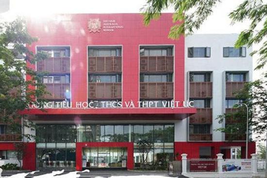 Phụ huynh đòi kiện, trường Việt Úc tạm dừng thu phí ăn uống, đưa đón