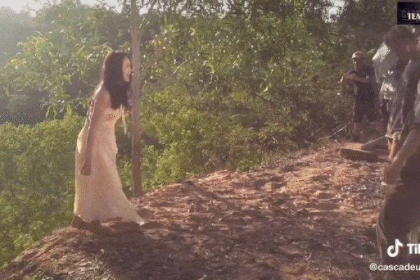 Minh Hằng đánh cascadeur bật cả máu mũi khi diễn cảnh hành động-7