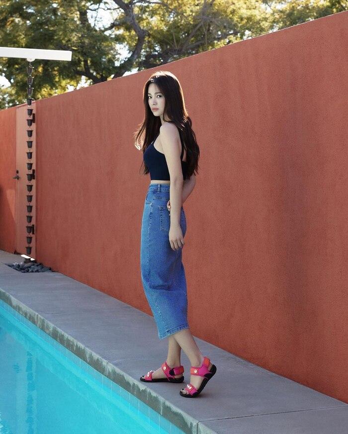 Song Hye Kyo khoe nhan sắc cuốn hút, thần thái hơn người giữa tin đồn nhà tân hôn bị phá bỏ-1