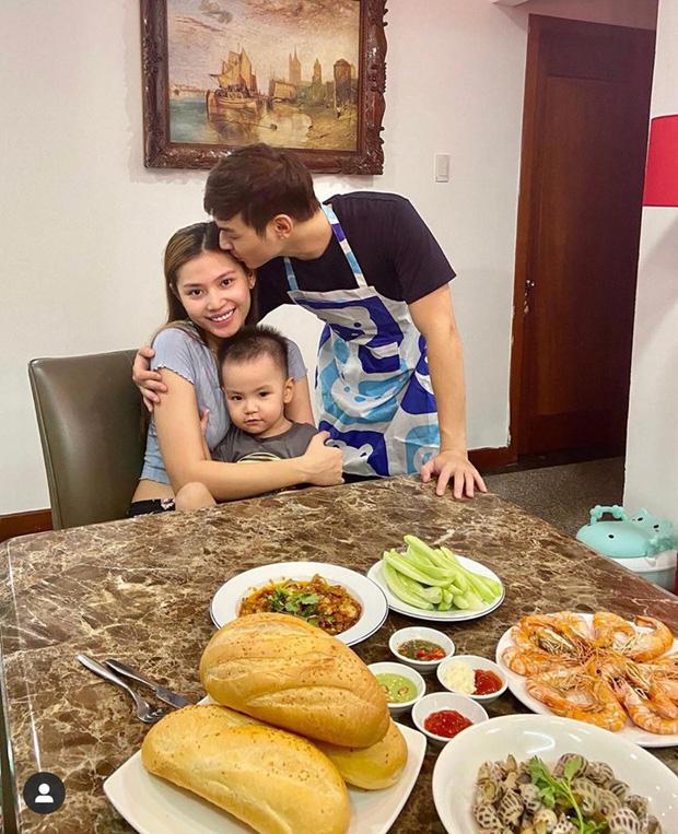 Sao Việt tiết kiệm mùa dịch: Người mặc đồ cả tuần mới giặt, người chăm chỉ vào bếp nấu ăn-6