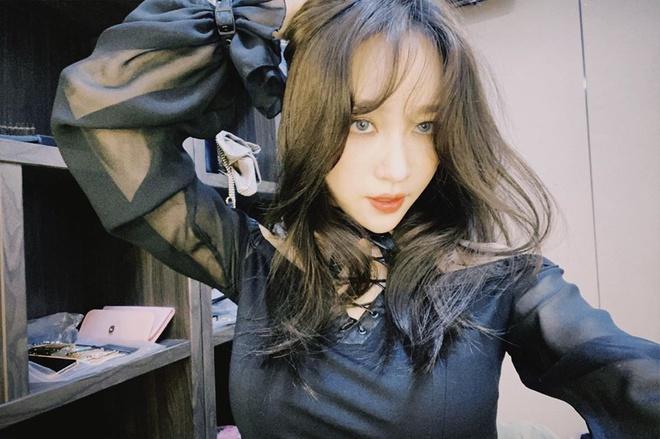 Ca sĩ Hàn vui khi báo chí khóa chức năng bình luận của khán giả-1