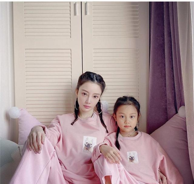 Lý Tiểu Lộ bức xúc khi bị nhận xét vẫn qua lại với tình trẻ PG One-5