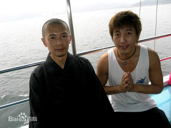 Nam thần TVB một thời lừng lẫy: thiếu gia đam mê cờ bạc, quy y cửa Phật để giảm nhẹ tội lỗi-8