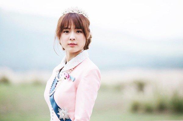 Mối tình 10 năm ngọt như đường của Thái tử phi Thái Lan và chàng tài tử má lúm-13