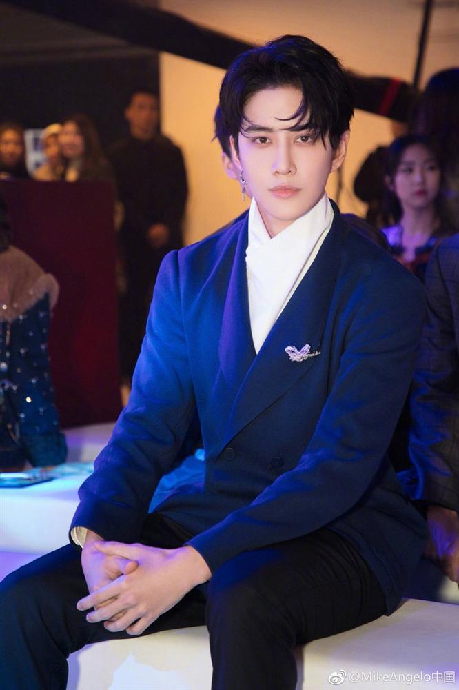 Bright Vachirawit, Push Puttichai và những mỹ nam Thái Lan nổi tiếng tại Trung Quốc-6