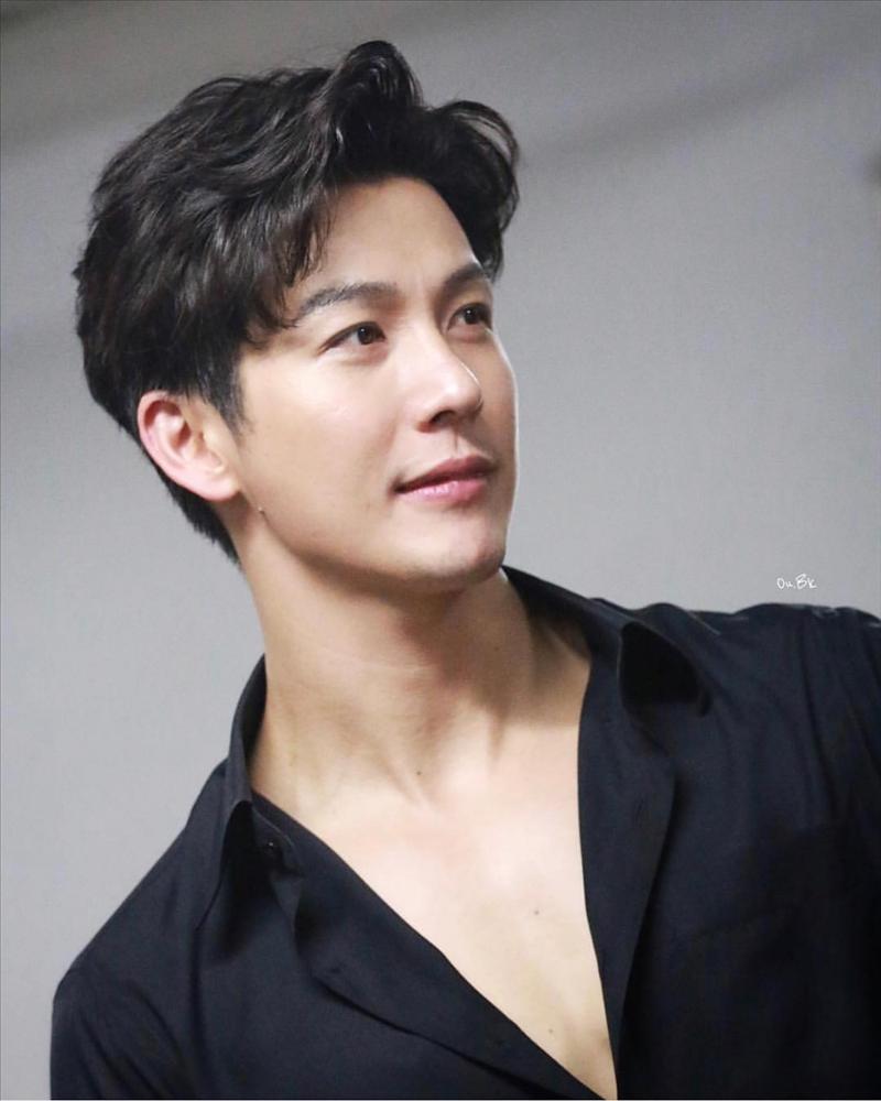 Bright Vachirawit, Push Puttichai và những mỹ nam Thái Lan nổi tiếng tại Trung Quốc-8