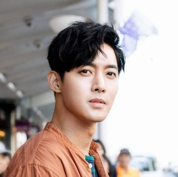 Đây là những trưởng nhóm xuất sắc nhất của nhà SM - Kim Hyun Joong rời khỏi KeyEast Entertainment-7