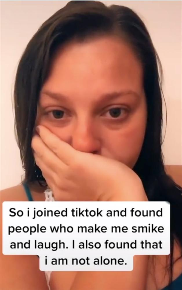 Suy sụp khi biết chồng ngoại tình bỏ rơi cả 2 con nhỏ, người vợ trẻ đã chia sẻ cách thoát khỏi nỗi đau nhờ những người bạn không quen biết trên mạng-2