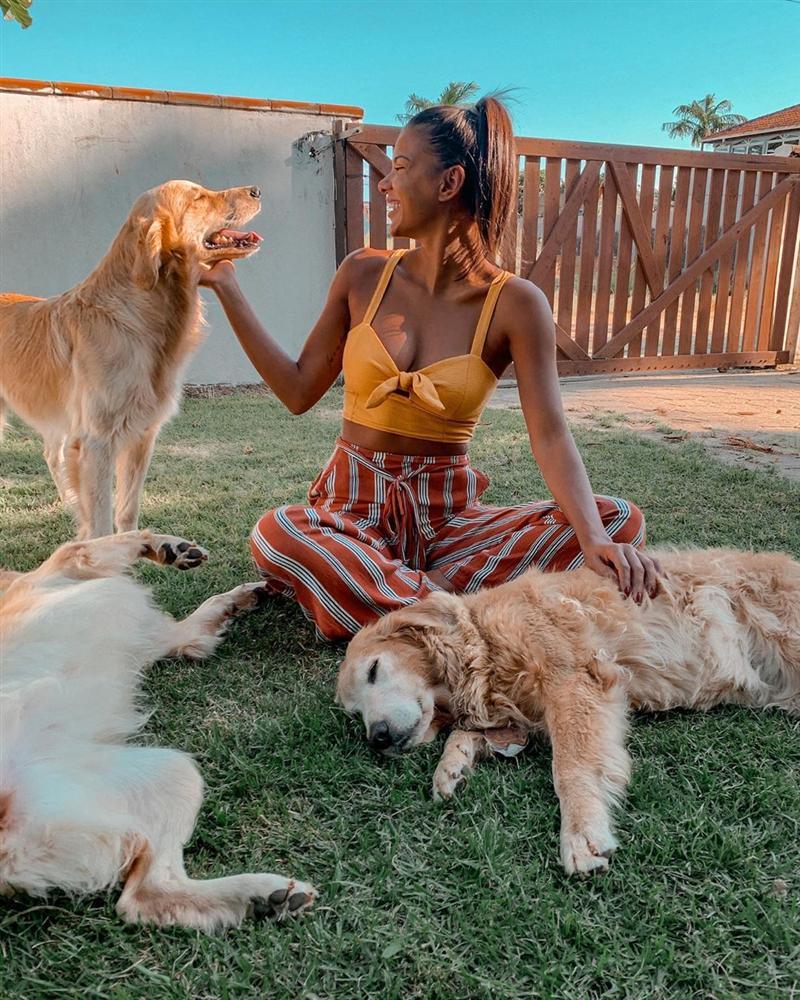 Bản tin Hoa hậu Hoàn vũ 15/4: Đối thủ make-up lồng lộn, nhan sắc lấn lướt Khánh Vân-8