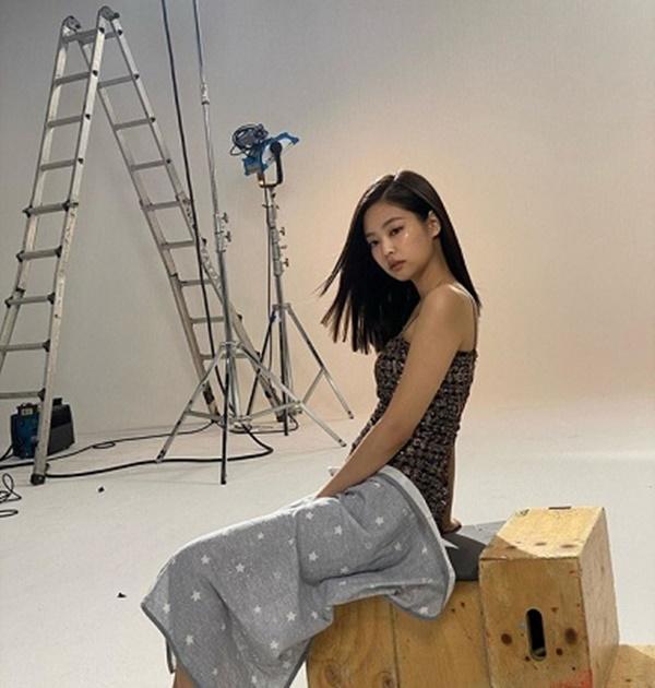 Học ngay các cô nàng Black Pink cùng loạt sao Hàn tips diện đồ ngắn sexy mà không bao giờ bị lộ hàng khi ngồi-11