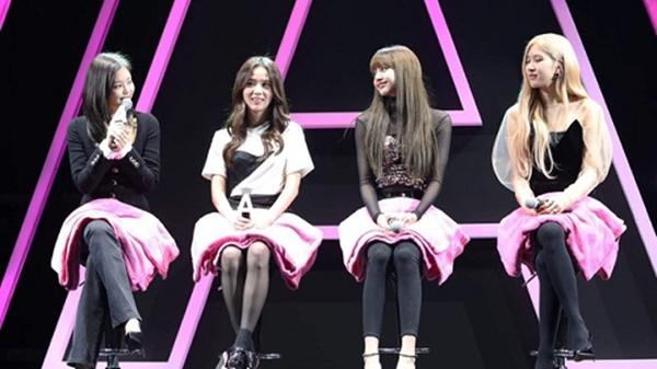 Học ngay các cô nàng Black Pink cùng loạt sao Hàn tips diện đồ ngắn sexy mà không bao giờ bị lộ hàng khi ngồi-9