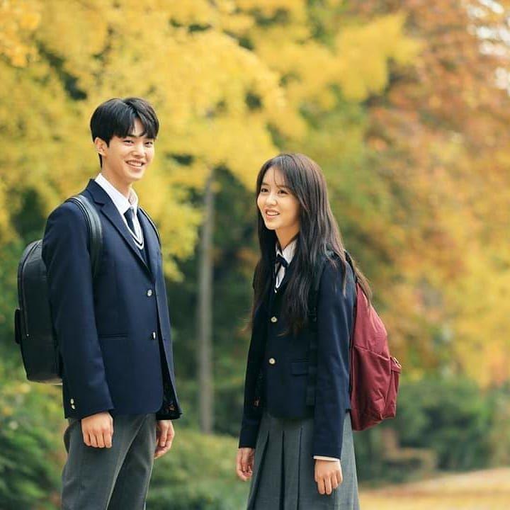 Em gái mưa Kim So Hyun và những lần vướng nghi án hẹn hò bạn diễn-9