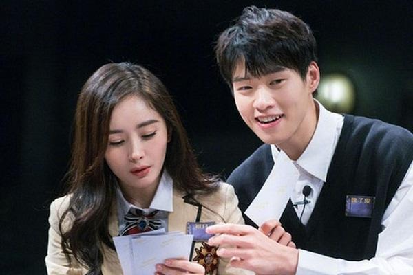 Fan Dương Mịch bình luận ảnh thần tượng hôn thắm thiết Lưu Khải Uy dưới bài viết của Ngụy Đại Huân-7