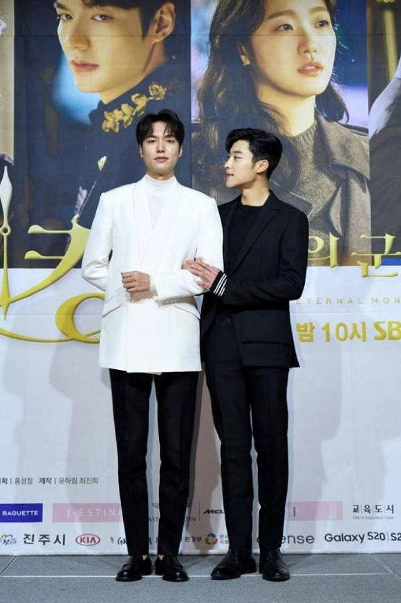 Cận vệ thân mật với Lee Min Ho trong Quân vương bất diệt từng đóng phim 19+-2