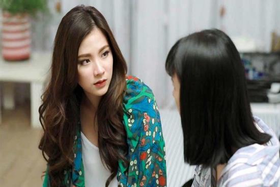 Đang lúc nguy kịch, mẹ chồng gọi vào đưa cho một thứ khiến tôi sững sờ