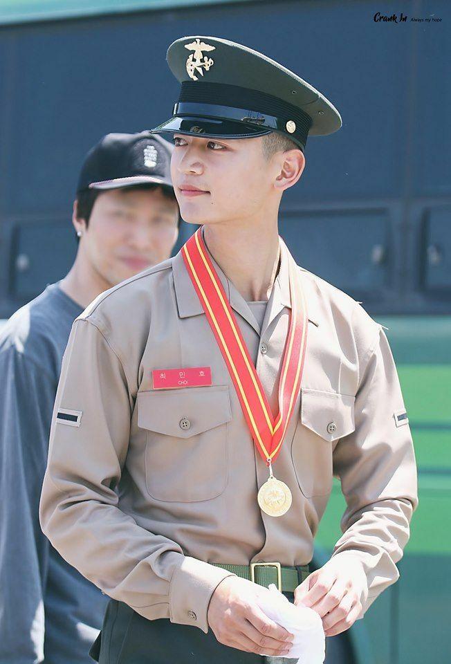 Những visual hàng đầu SM được tuyển chọn trên phố-10