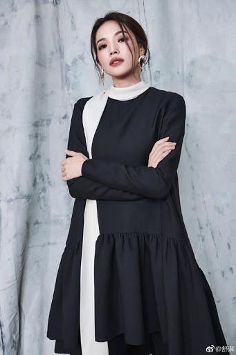 Nhan sắc Thư Kỳ ở tuổi 44-13