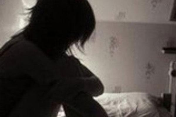 Tạm giữ người đàn ông sống như vợ chồng với nữ sinh lớp 8-1