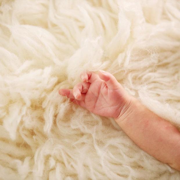 Ái nữ nhà đại gia Minh Nhựa sinh quý tử sau 7 tháng kết hôn-7