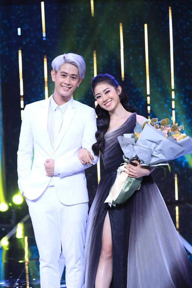 Hot girl Người ấy là ai bị teo cơ chỉ vì tiêm filler xóa sẹo thâm muỗi đốt-1