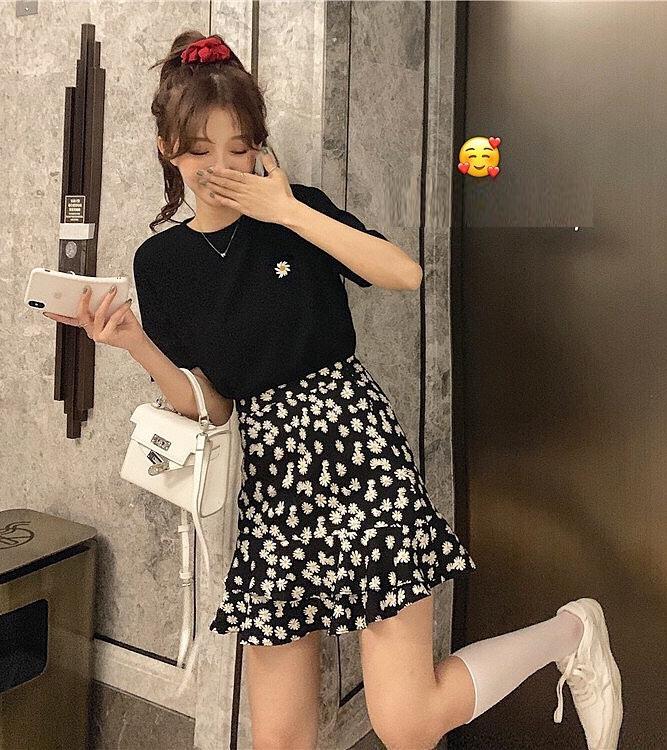 Váy hoa cúc xinh như Rosé là hot trend phải có hè này-11